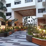 Appartement Sur Bd La Corniche Luxury House With Garden Close To Beach