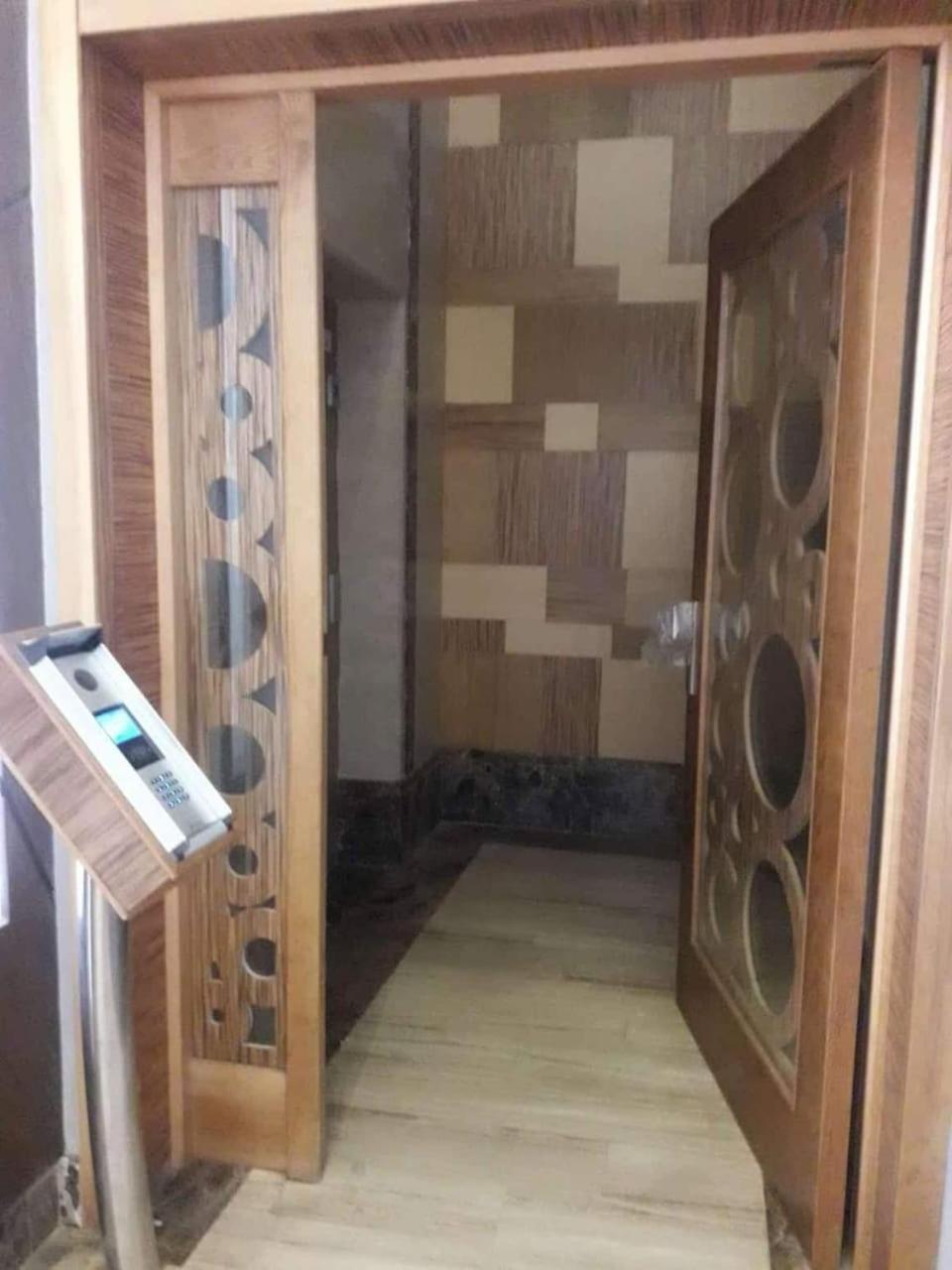 Sur Bd La Corniche Luxury House With Garden Close To